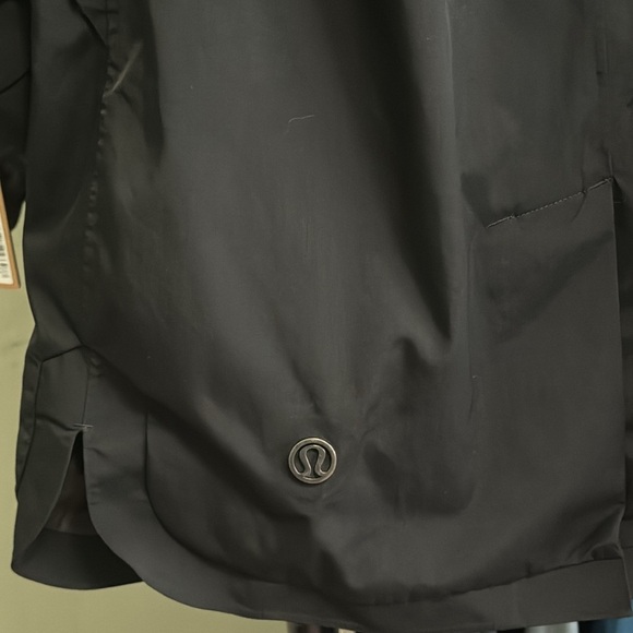 Lululemon Definitely Raining Jacket
Black 2️⃣ - Picture 10 of 12